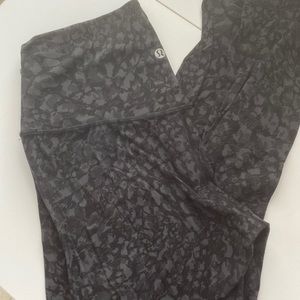 Lululemon wunder under leggings in a fun print